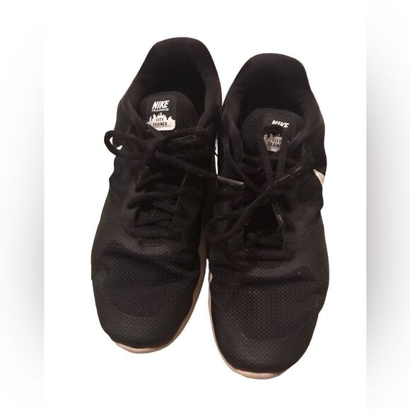 Nike city trainer size 9 black Nikes see pics - Picture 1 of 4
